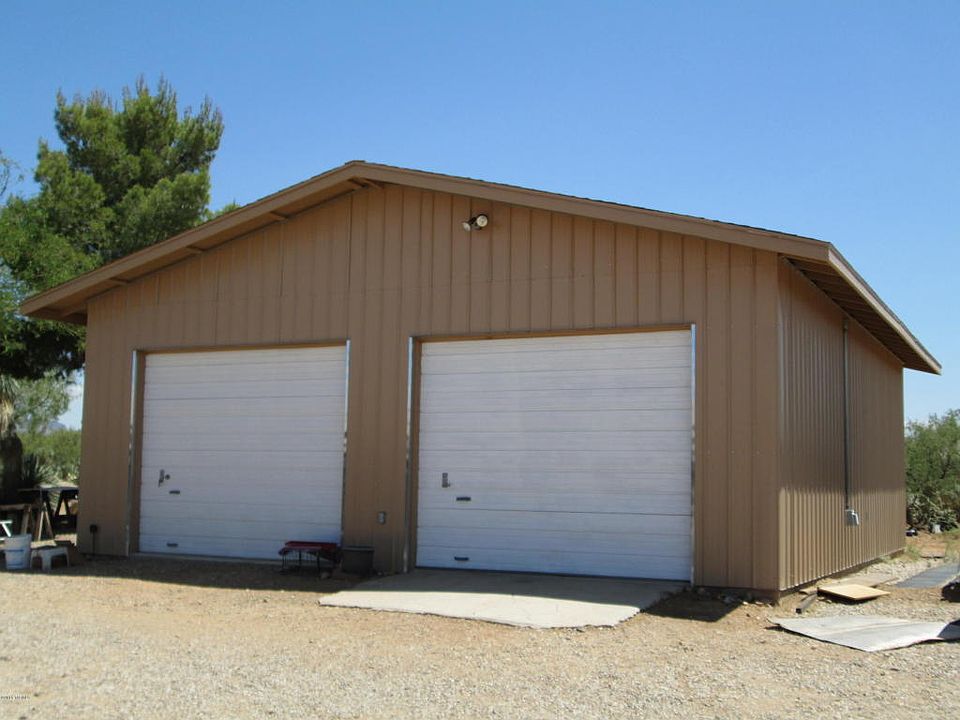 2nd image of 2840 E Andrada Rd