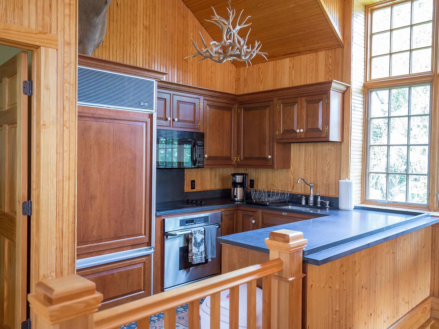 207 Lincoln St — Photo 4