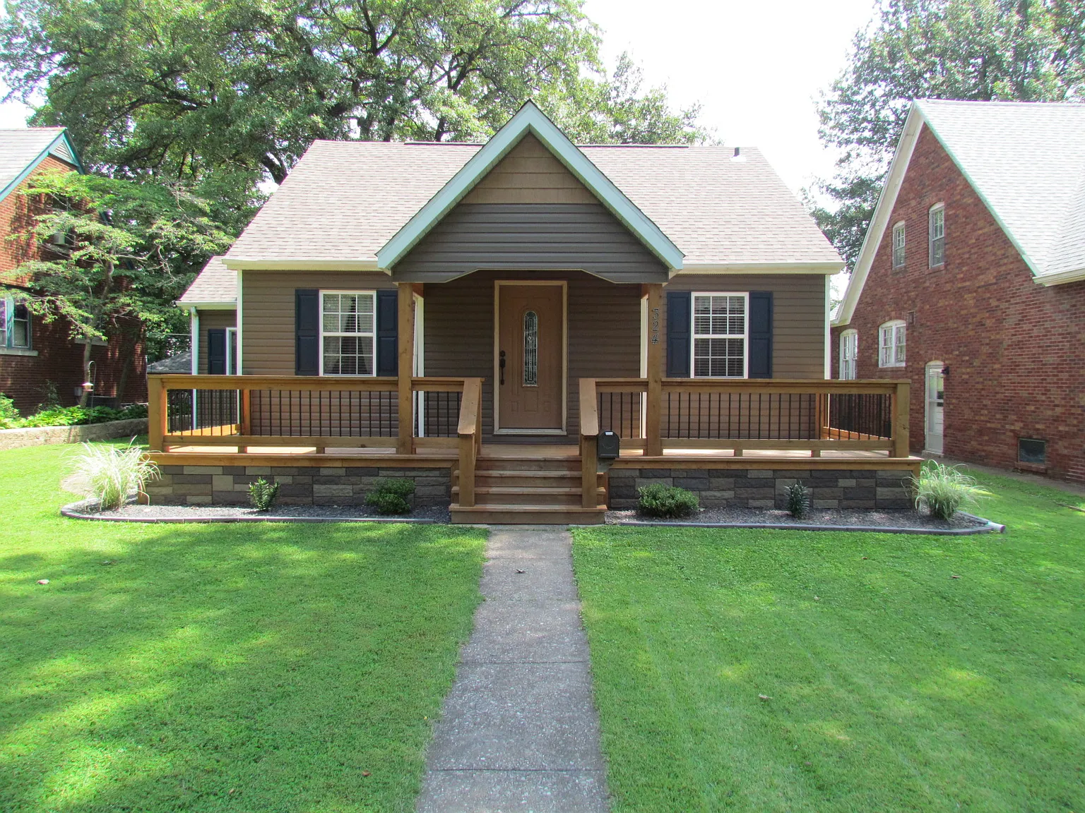 324 S Douglas Ave photo 1
