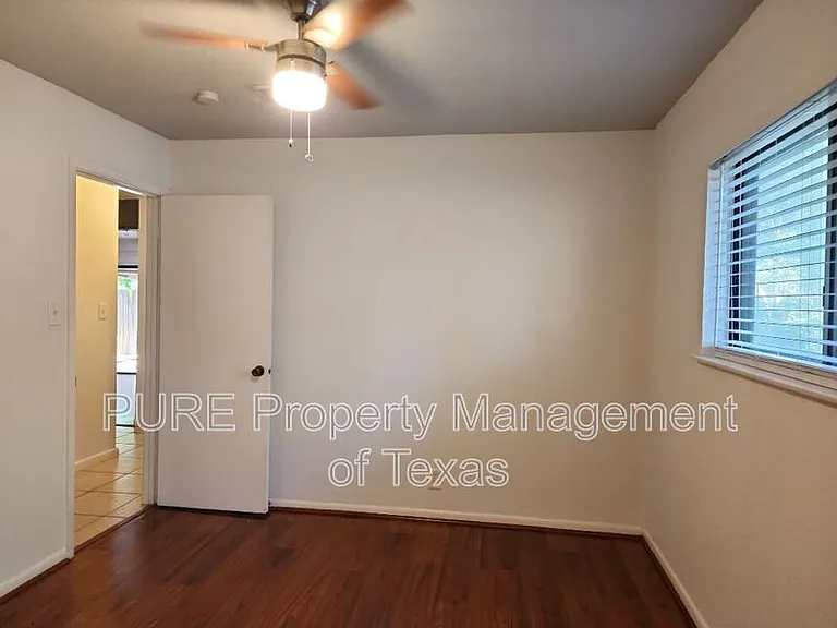 3000 Lakeside Dr — Photo 12