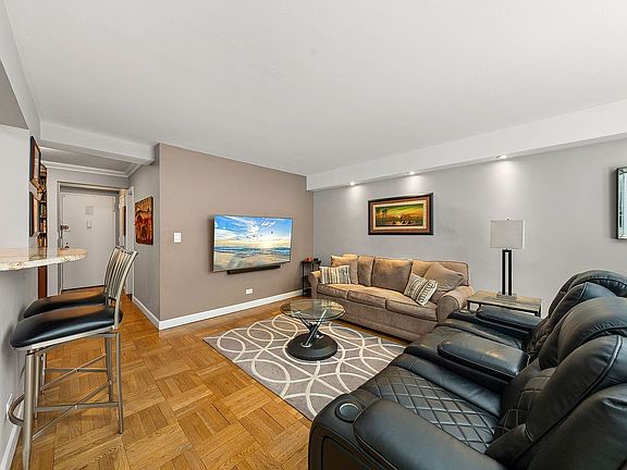 2nd image of 310 Lexington Ave APT 2H