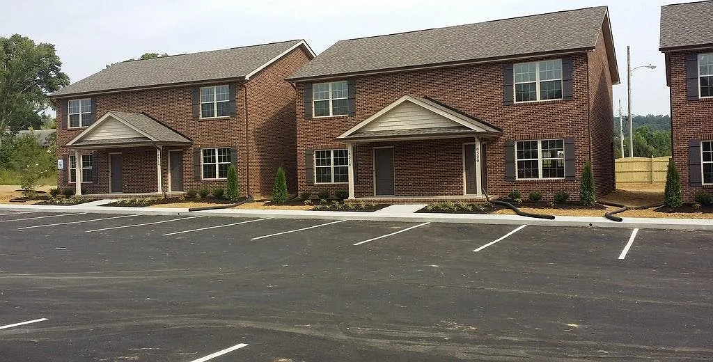 2 bed, 2.5 bath, 1160 sqft, $1,600 — Photo 1