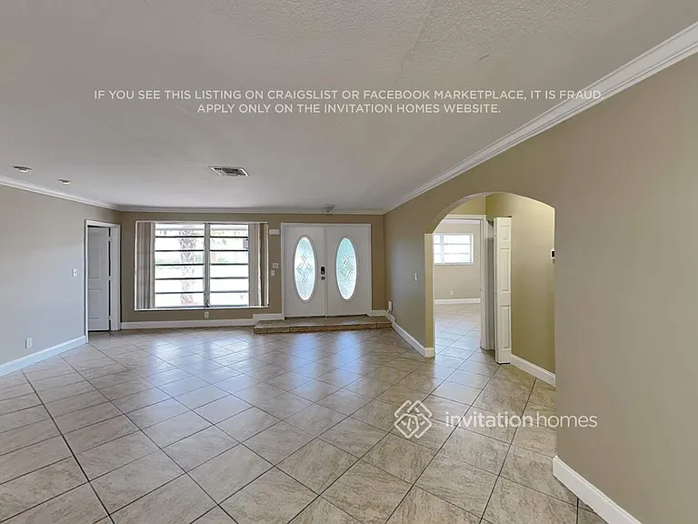 1920 N 53rd Ave — Photo 3