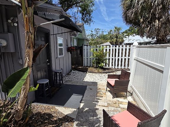 3rd image of 1611 Ballard Park Dr #A