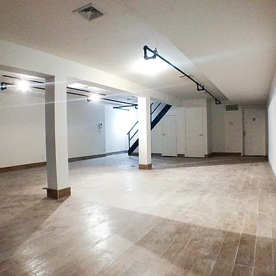 Rented by Francine Realty | media 5