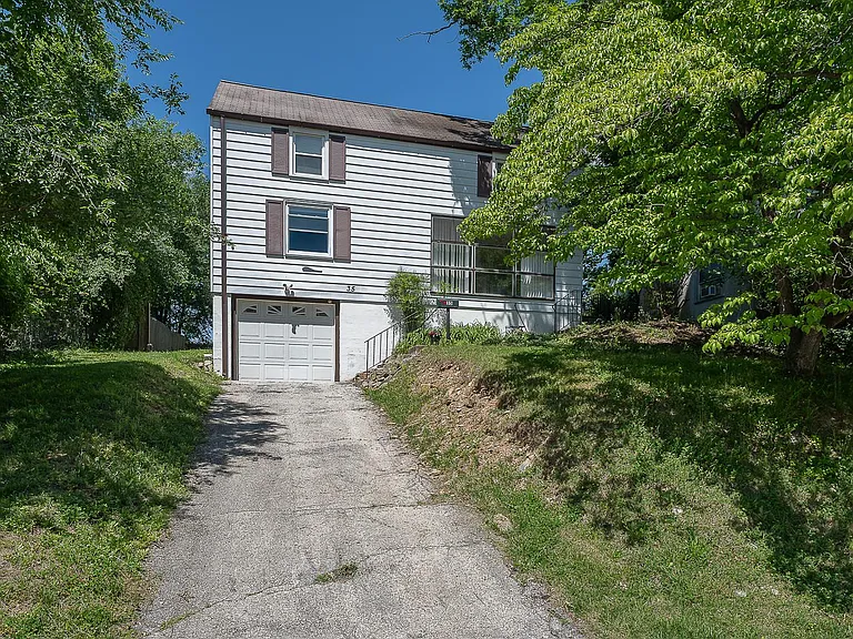 35 Eastwood Rd — Photo 1