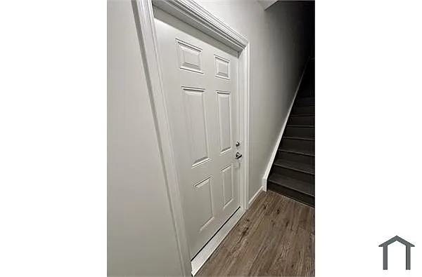 Building Photo - 4224 Brown St #2