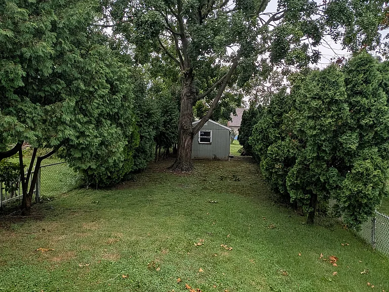 207 Elizabeth Dr — Photo 14