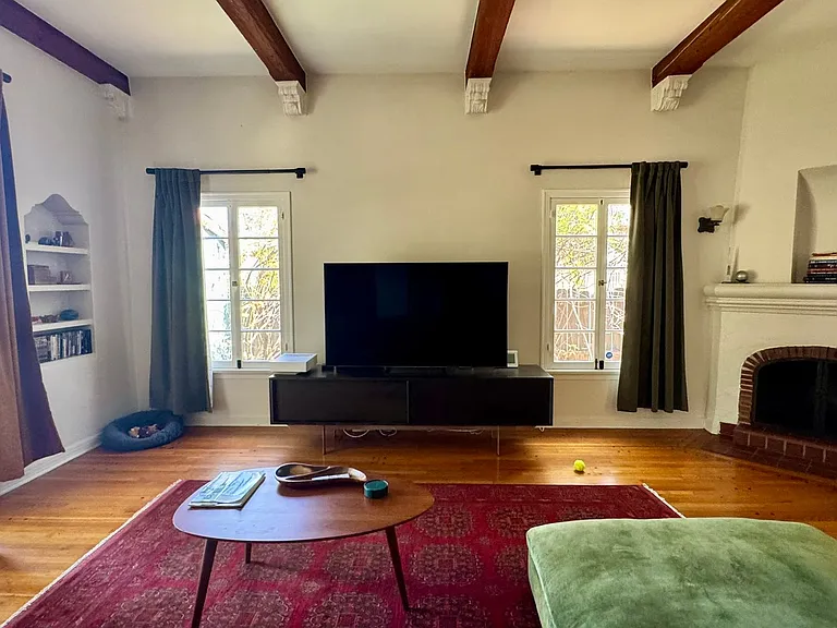 1518 S Genesee Ave — Photo 9