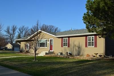 2nd image of 1703 N Dakota St