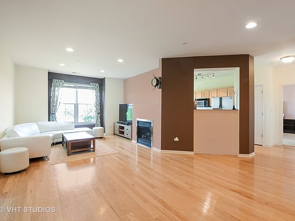 2nd image of 1781 Tudor Ln Unit 209