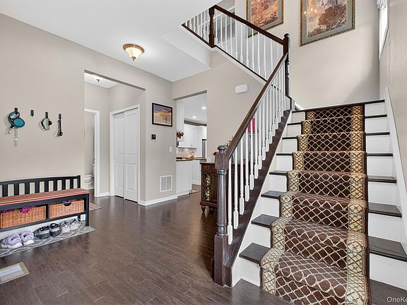 3rd image of 25 Hoffman Road