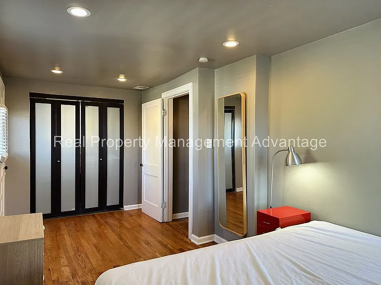 781 Camden — Photo 13