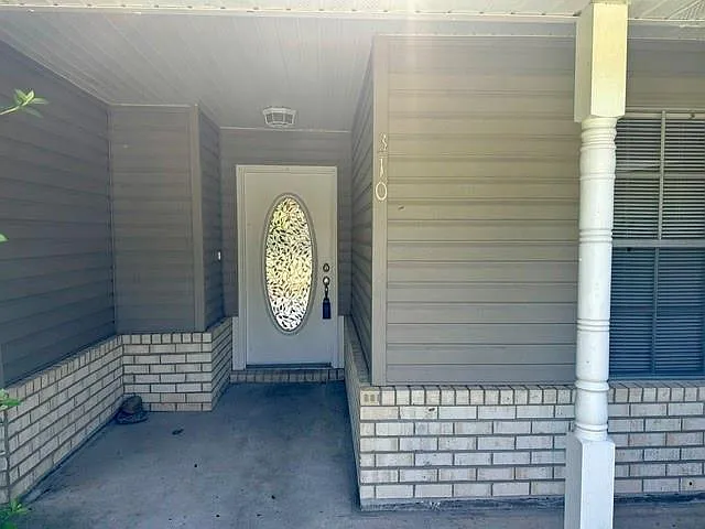 310 Audubon Dr — Photo 1
