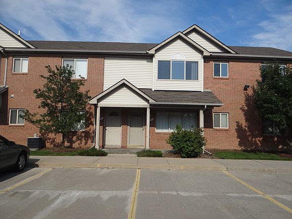 3rd image of 21076 Flora St