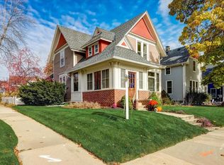 N50W5704 Portland Rd, Cedarburg, WI 53012