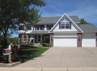 7106 Rockingham Dr SW, Cedar Rapids, IA 52404