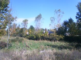 3860 Emerald Park Dr, Milford, MI 48380