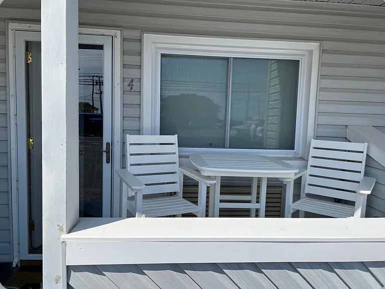 9201 Atlantic Ave #4 — Photo 7