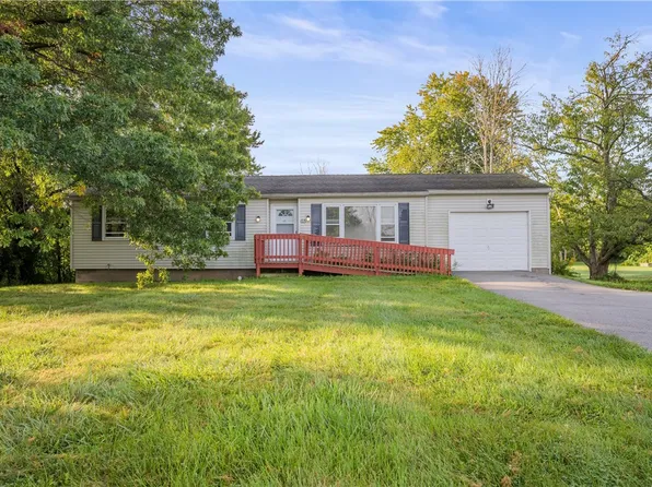 65 Parma Center Rd, Hilton, NY 14468