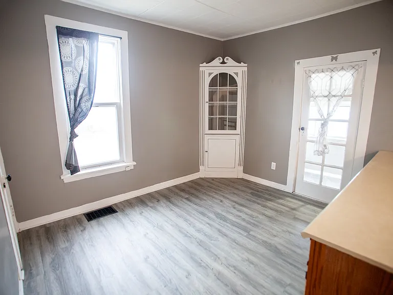 301 W Madison Ave — Photo 10