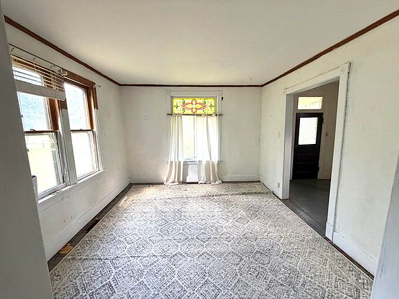 4th image of 2907 Union St