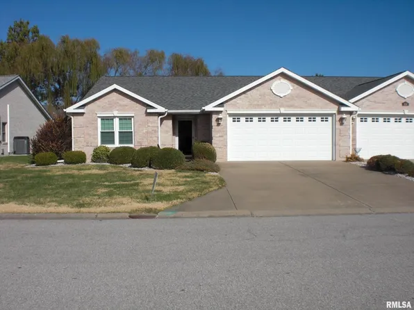 604 Lake Harbor Dr, Marion, IL 62959