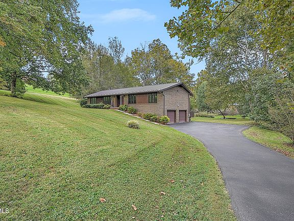 3rd image of 124 Cassidy Rd