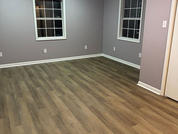3rd image of 1421 Grein Ave