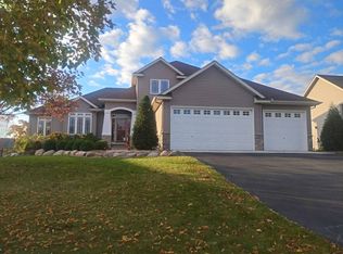 9670 Gander Ln, Saint Bonifacius, MN 55375