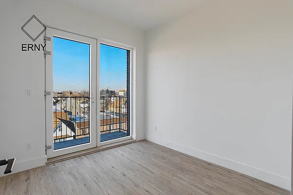 Rented by ERNY LLC | media 21