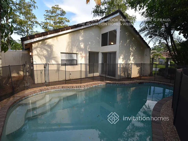 1185 NW 90th Ln — Photo 14