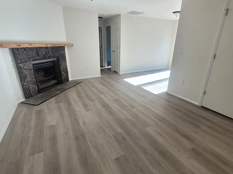 2318 W Canal St — Photo 2