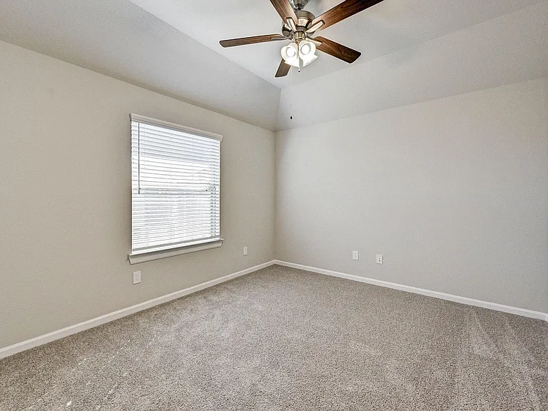 1918 Kirby Landing Dr — Photo 29