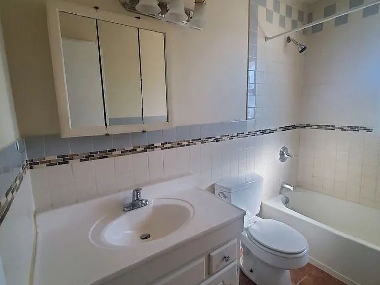 1606 Gibson St — Photo 7