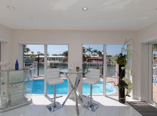 221 10th St, Key Colony Beach, FL 33051