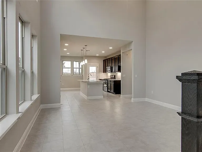 9205 Gynerium Dr — Photo 5