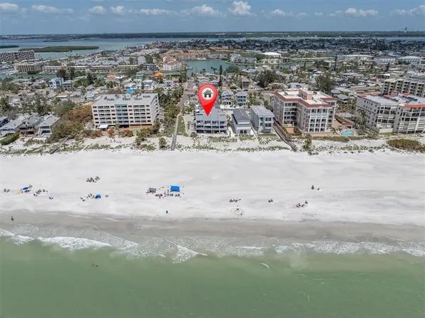 12274 1st St W APT 2, Treasure Island, FL 33706