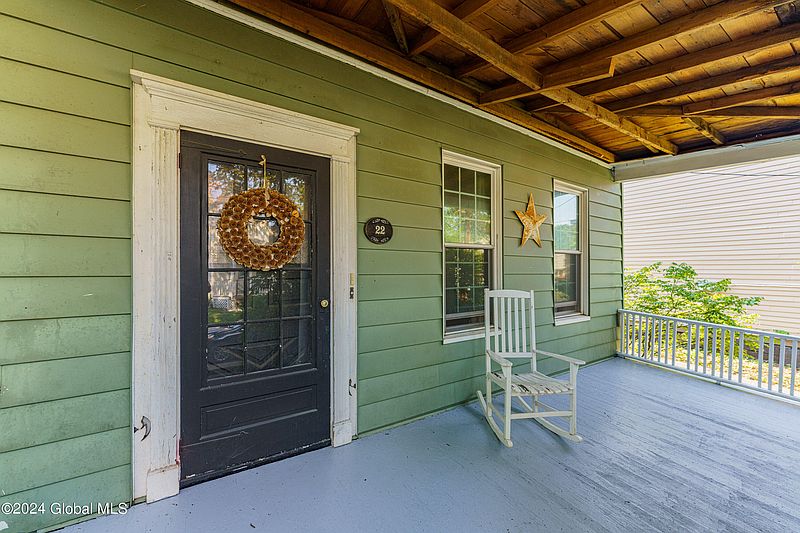 4th image of 22 Walker Avenue