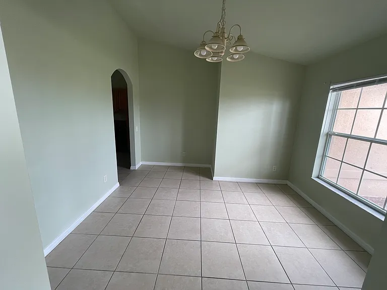 1637 NW 6th Pl — Photo 8