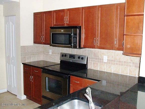 3rd image of 10435 MIDTOWN #107