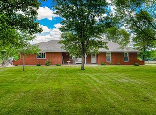29605 SE Outer Rd, Harrisonville, MO 64701