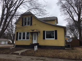 3020 Champaign Ave, Mattoon, IL 61938