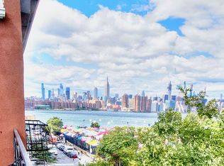 121 Kent Ave, Brooklyn, NY 11249