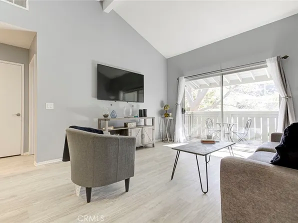 27620 Susan Beth Way Unit L, Santa Clarita, CA 91350