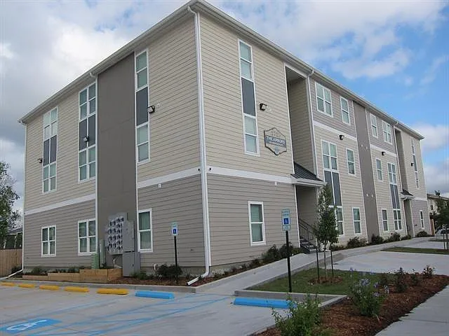 2725 Independence St #101 — Photo 2