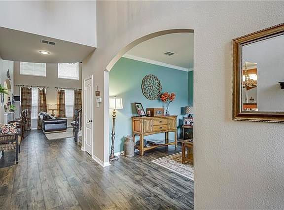 3rd image of 2105 Water Oak Ct