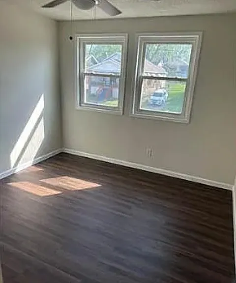 8213 John Pl — Photo 2