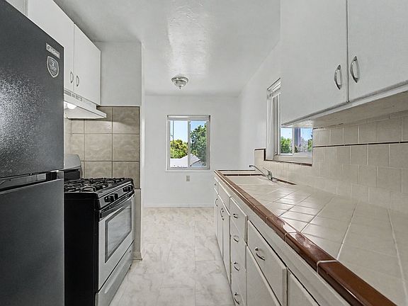4th image of 806 H St #1-4
