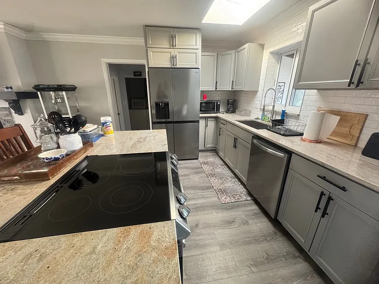 734 Memorial Dr — Photo 23